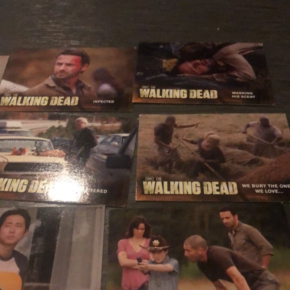 28 walking dead cards for sale - Picture 5 of 11